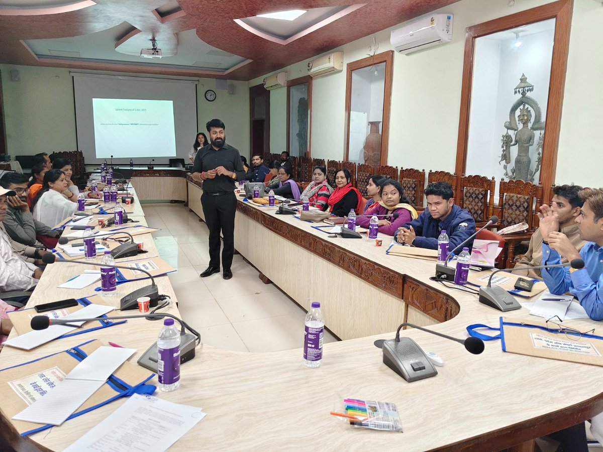 Catalysts4SA's tweet photo. Chhattisgarh update 📍
With support from @AxisBank, Udbhav Programme trained 130+ child protection functionaries across Jagdalpur, Surguja &amp; Durg on JJ Act, 2015, UNCRC &amp; effective case management. https://t.co/rOeMySM1at