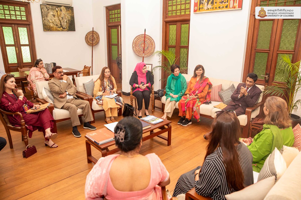 University Colombo tweet media