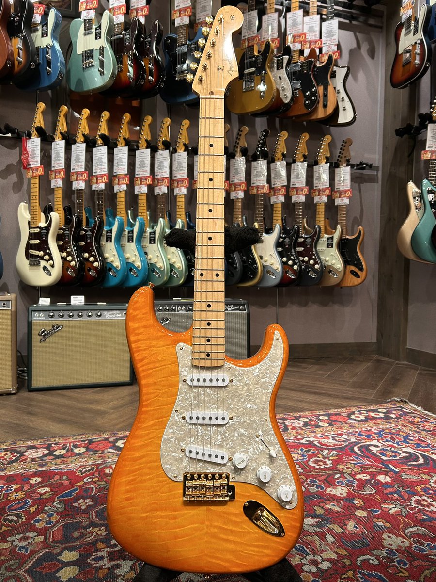 Traditional 50s Stratocaster Quilted Maple Top Ash Back イシバシ