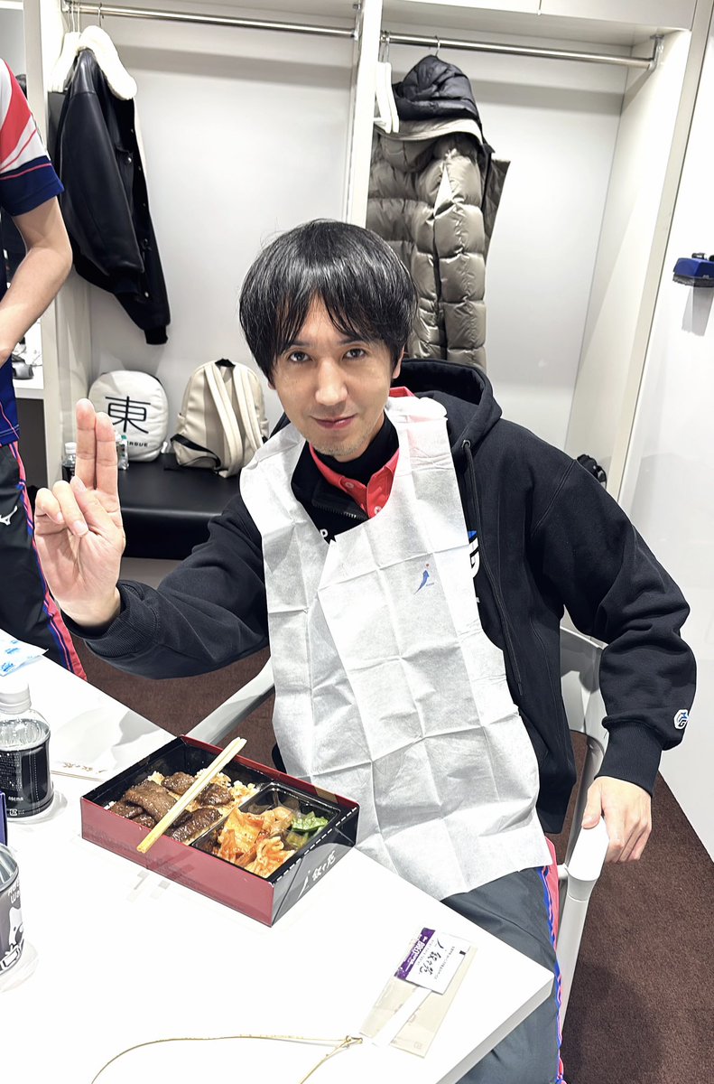 _datex_'s tweet photo. 佐々木大先生から男前な叙々苑弁当頂戴しました〜〜〜っ🥩✨✨ https://t.co/WeVGf08vrA