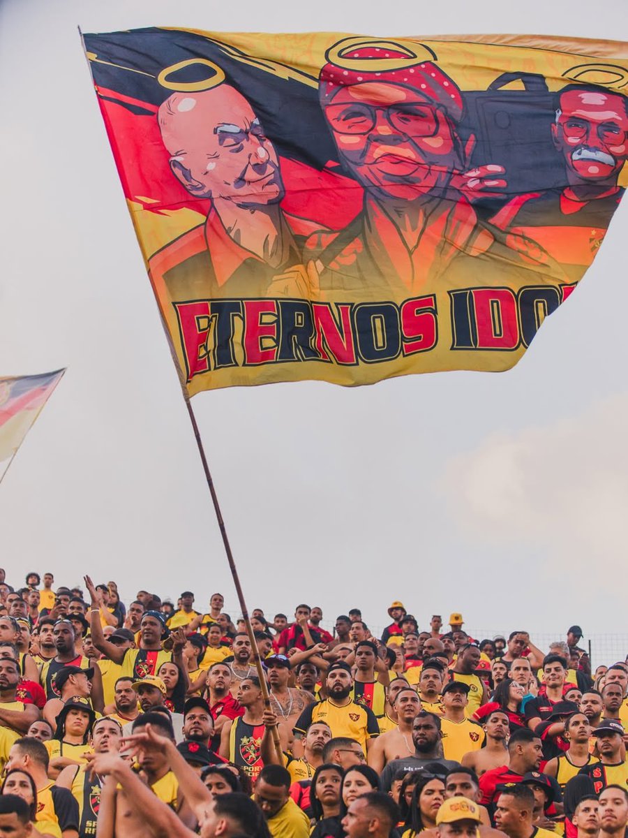 Sport Club do Recife
Mas também poderia ser:
Sport, o clube de TODOS.

“Os anjos descem do céu…” - <a href="/maiordone_/">TORCIDA MAIOR DO NORDESTE</a> 

🦁🦁🦁♥️♥️♥️🖤🖤🖤😇😇😇

📸 <a href="/bancada1905/">Bancada1905</a>
