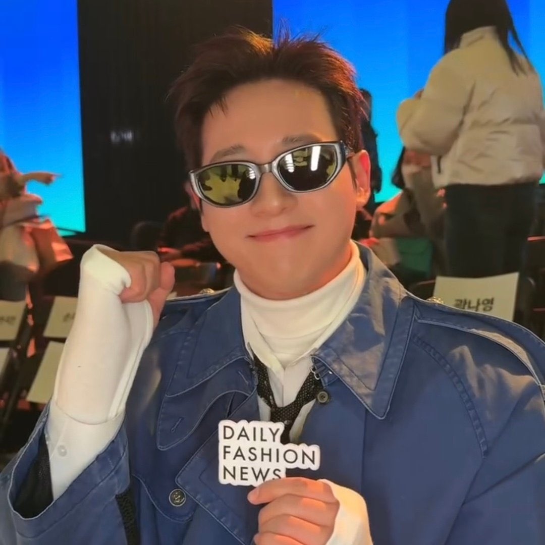 눈썹 귀엽넼ㅋㅋㅋㅋㅋㅋㅋㅋㅋㅋ
멋지긴한데 킹받음 ㅎㅎㅎ 아