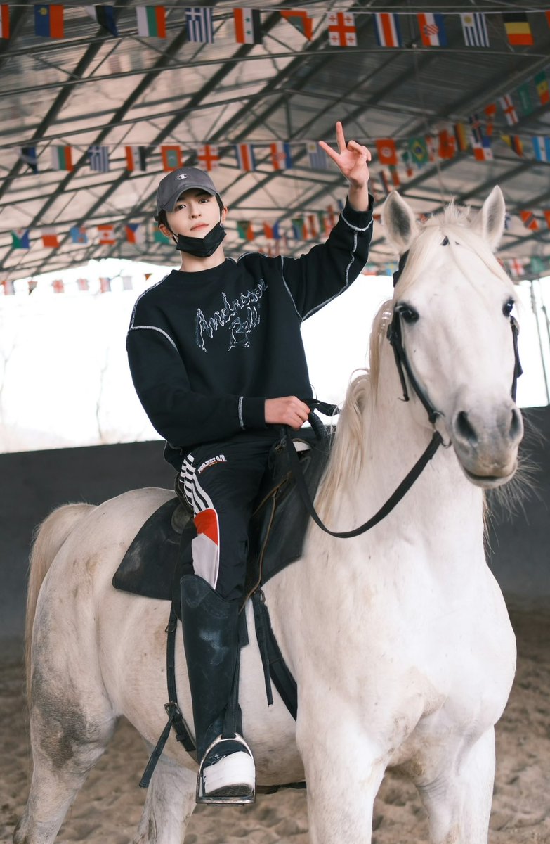 patrick_thfc's tweet image. 260203 | Patrick's Weibo &amp;amp; X Update

ʚ🐰ɞ

: ช่วงนี้กำลังฝึกทักษะใหม่อยู่คับ 🐎ปีม้าก้าวไปไม่หยุดวิ่ง ลุยๆๆๆ!!!
: ซ้อมๆหน่อย 🐎🐎

#แพทริค #PatrickFinkler 
#尹浩宇 #แพทริคณัฐวรรธ์