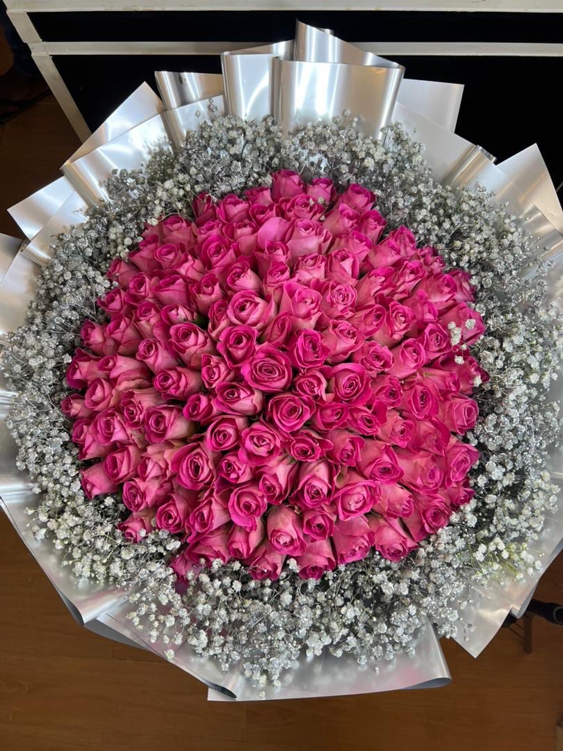 Guess who makes this beauty?😊 <a href="/Flowercafe_ug/">FlowerCafe ug 🌺💐</a> is the plug and they are very affordable aleme kwekwasa🙂‍↔️.
Location: Arua Park plaza B1-483D
Contact : 0705068284