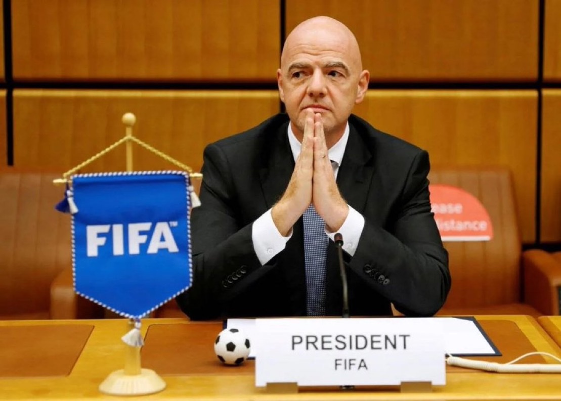 TouchlineX's tweet image. 🚨🗣️ FIFA president Gianni Infantino on lifting the ban on Russia:

"We have to. Definitely. Because this ban has not achieved anything, it has just created more frustration and hatred."

"Having girls and boys from Russia being able to play football games in other parts of…