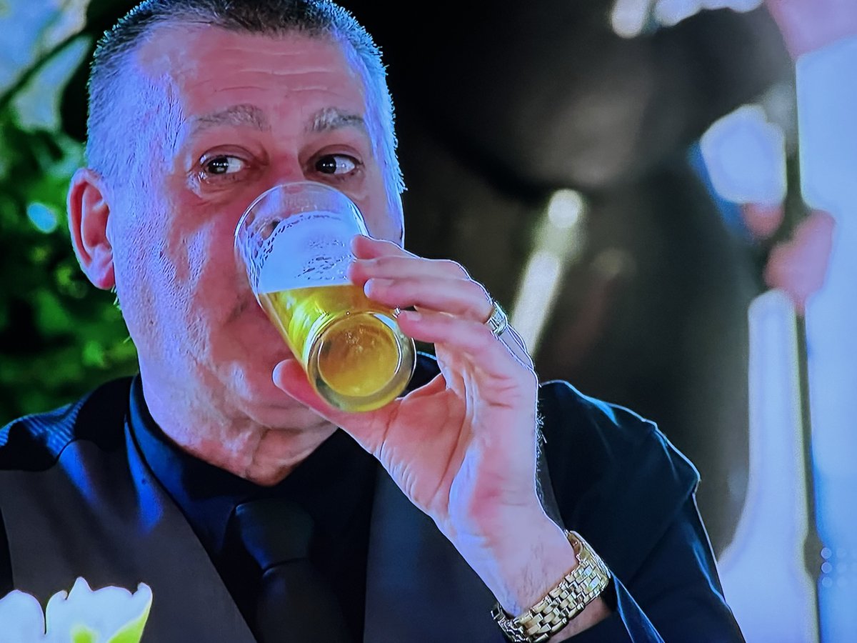 StephSequin's tweet photo. John does not give a single fuck lmao #MAFS #MAFSAU https://t.co/iKKo0ZnQTq
