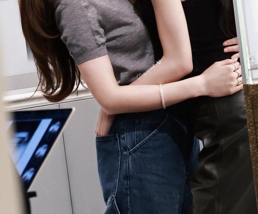 Patamm1's tweet image. ถามจริง!!!! อะไรแบบนี้มันเขินมากเลยนะ

LENAMIU COCO CRUSH CHANEL
#CHANELxLenaMiu
#LenaMiu #ลีน่าหมิว