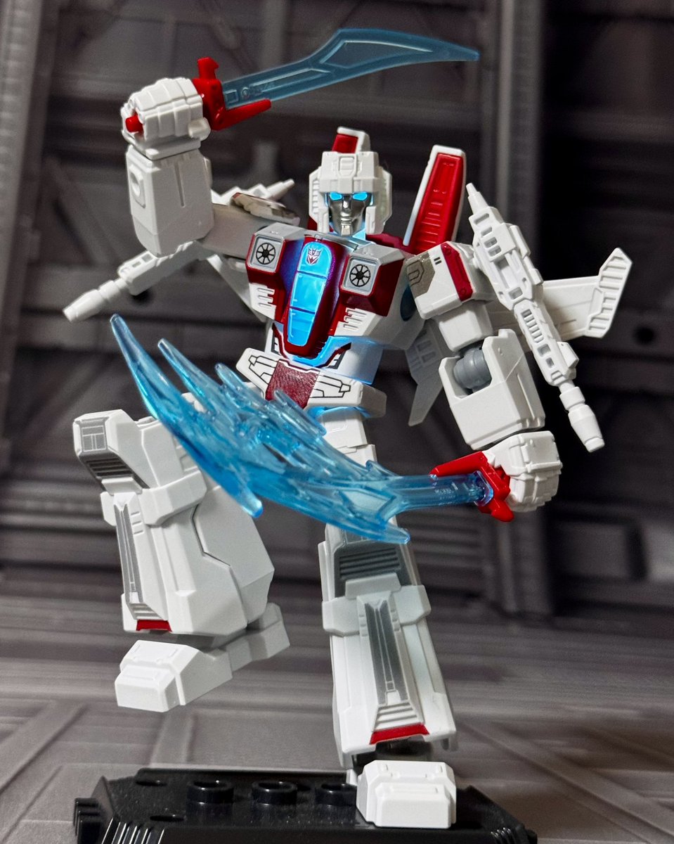 スタースクリーム(シャッタードグラス) SG世界のスタスクが遂に