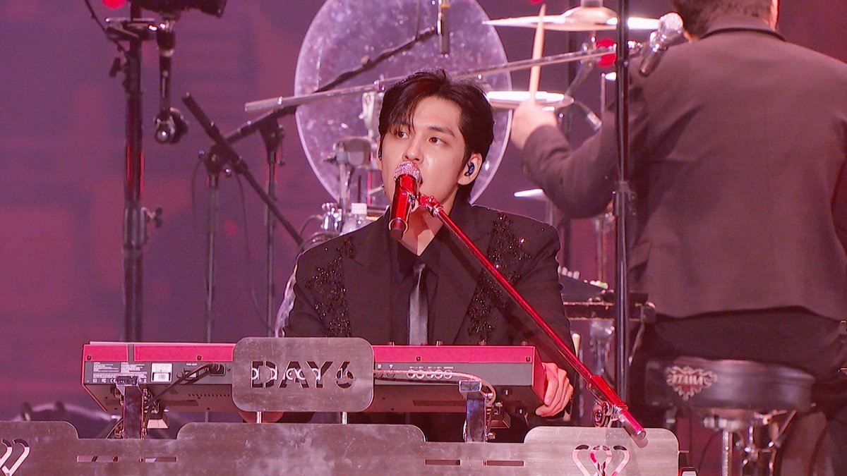 day6official's tweet photo. [LIVE] My Way｜2025 DAY6(데이식스) Special Concert 'The Present'

https://t.co/bKOHCAixRz

#DAY6 #데이식스
#The_Present https://t.co/rMy4hdqloW
