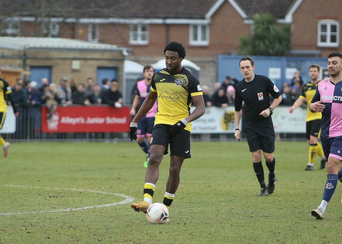 tonbridgeangels's tweet image. 𝐃𝐄𝐕𝐎𝐍𝐓𝐄 𝐃𝐀𝐘 🕊️

Ninth of February marks the one-year anniversary of the tragic passing of our former player, Devonte Aransibia, who will be forever an Angel.
 
With the support of Devonte’s amazing mum and dad, Michelle and Andy and Dev’s partner, Amy, on Saturday 21…