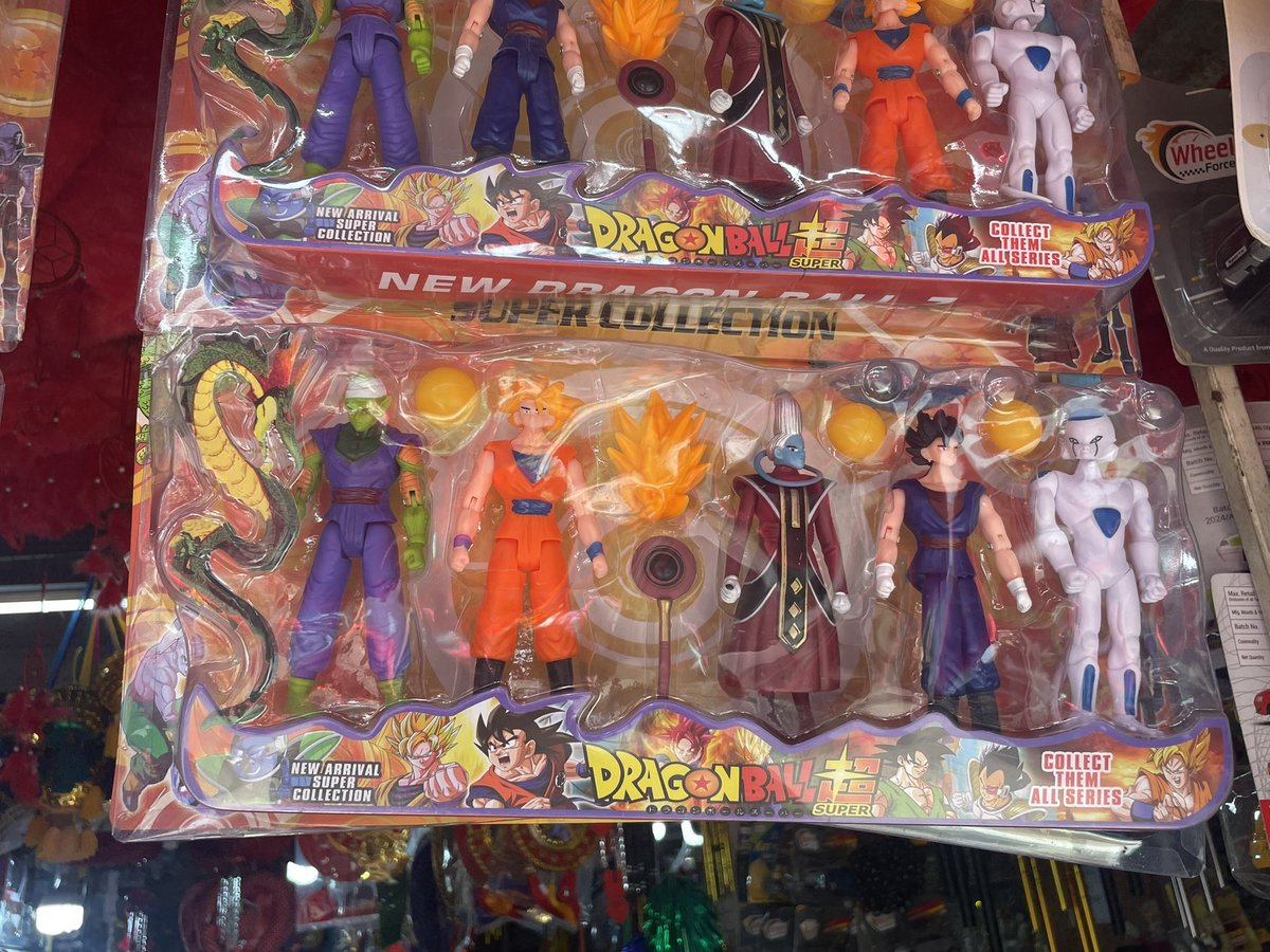 すごい解像度のドラゴンボール。 フィギュアも手のひらくらいの大きさ