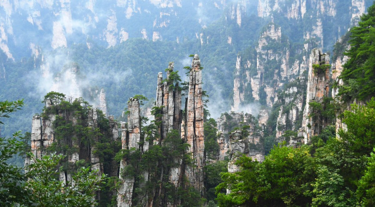 Bitlfy's tweet image. Top 10 Most Popular Cities for Traveling to China in 2025

7. Zhangjiajie – World-Class Natural Wonders

Zhangjiajie is one of China’s most visually striking destinations.

Best for: Nature lovers, photographers, adventure travelers
