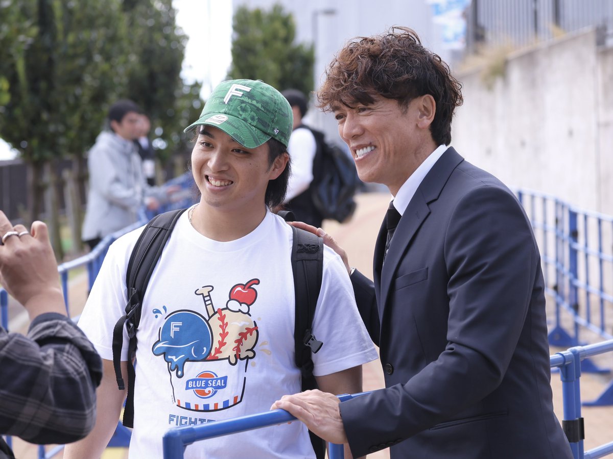 2枚目のやまんが(⊙д⊙)ってしてるのは突然野生の松井稼頭央が現れて