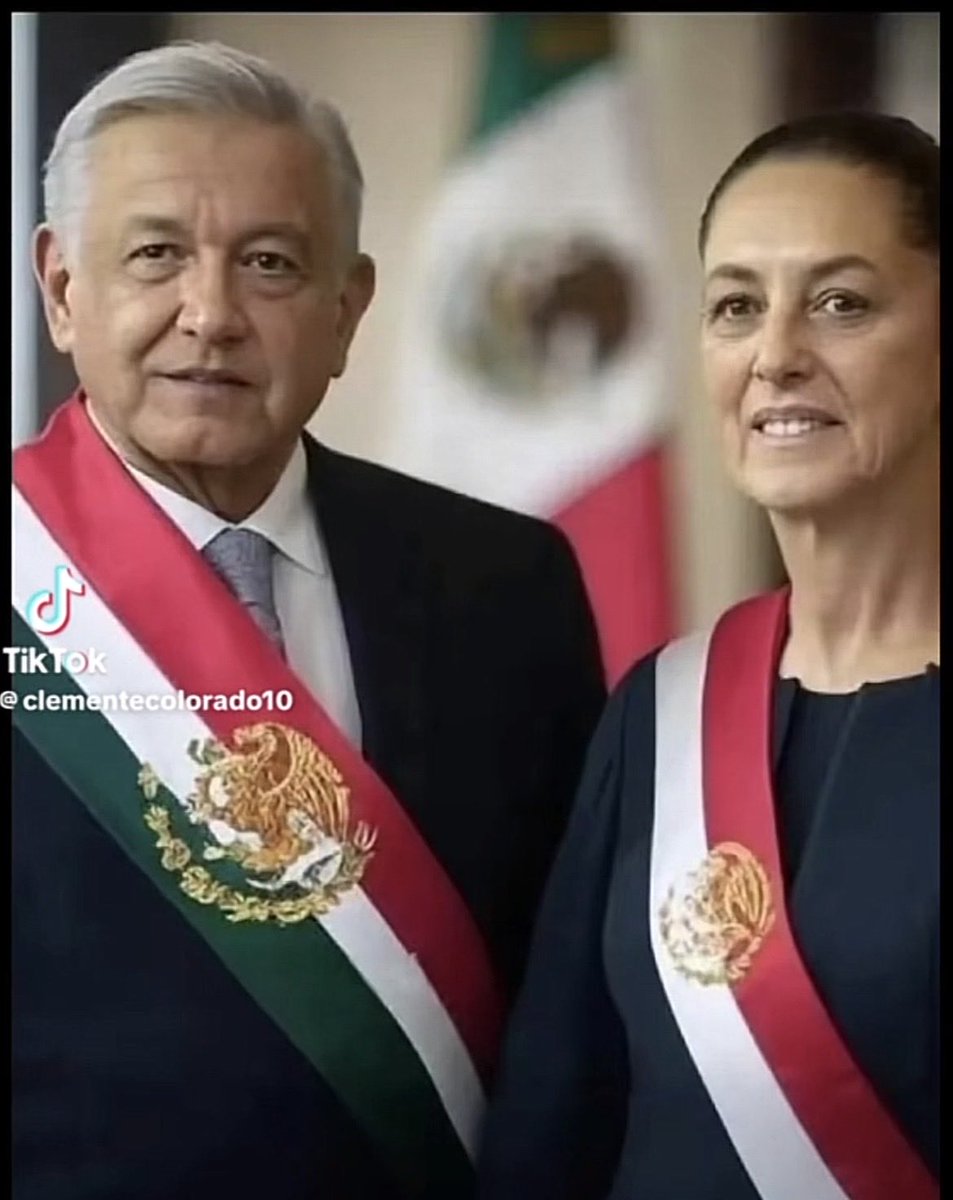 El HOMBRE Y LA MUJER QUE HAN CAMBIADO EL RUMBO DE MEXICO. “POR EL BIEN DE TODOS PRIMERO LOS POBRES “. “CON EL PUEBLO TODO SIN EL PUEBLO NADA”.
BENDICIONES!!!
