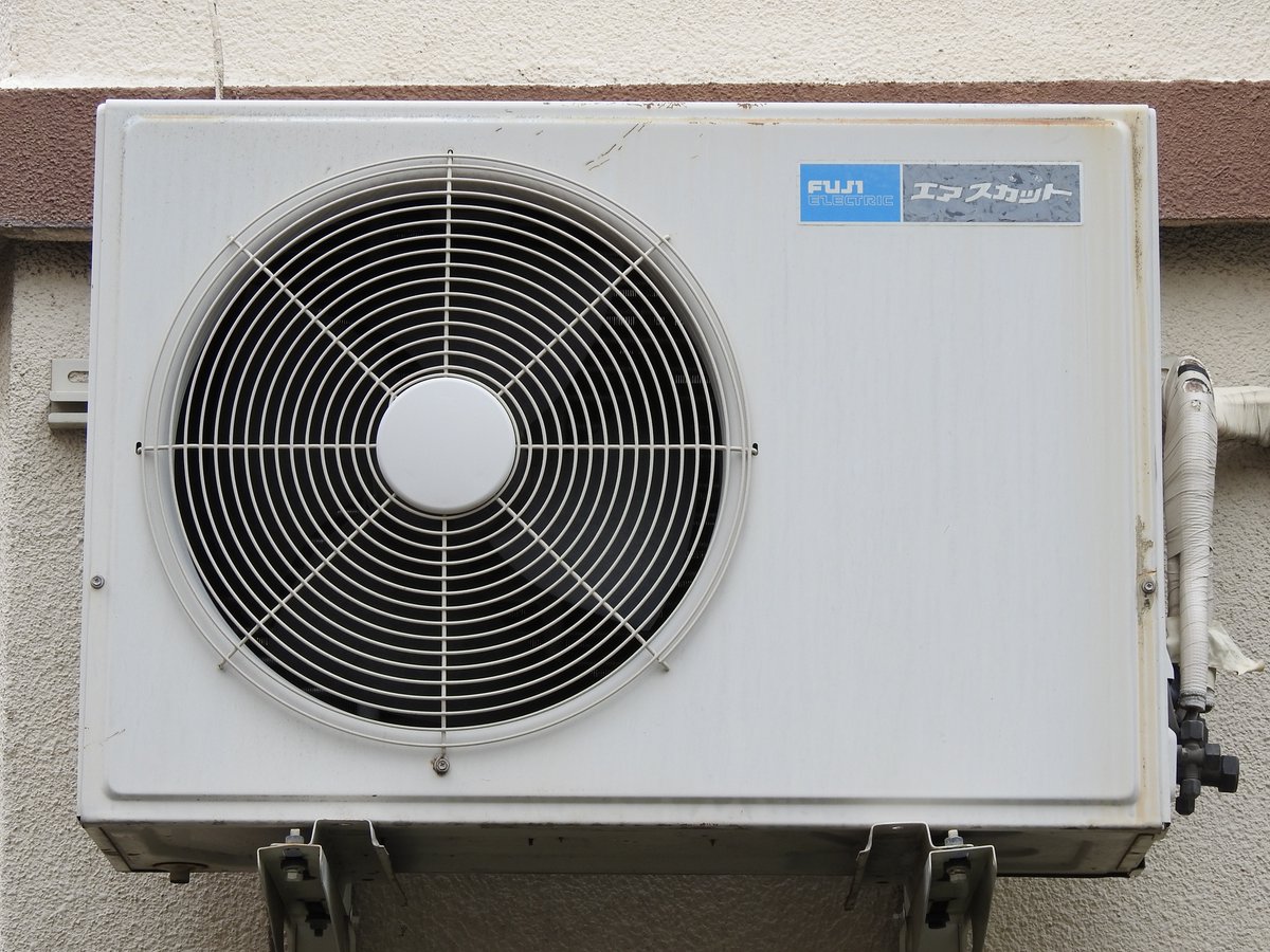 富士コンデンシングユニット
USJ50H

セゾンのFDCJ50Hと同型機

#室外機