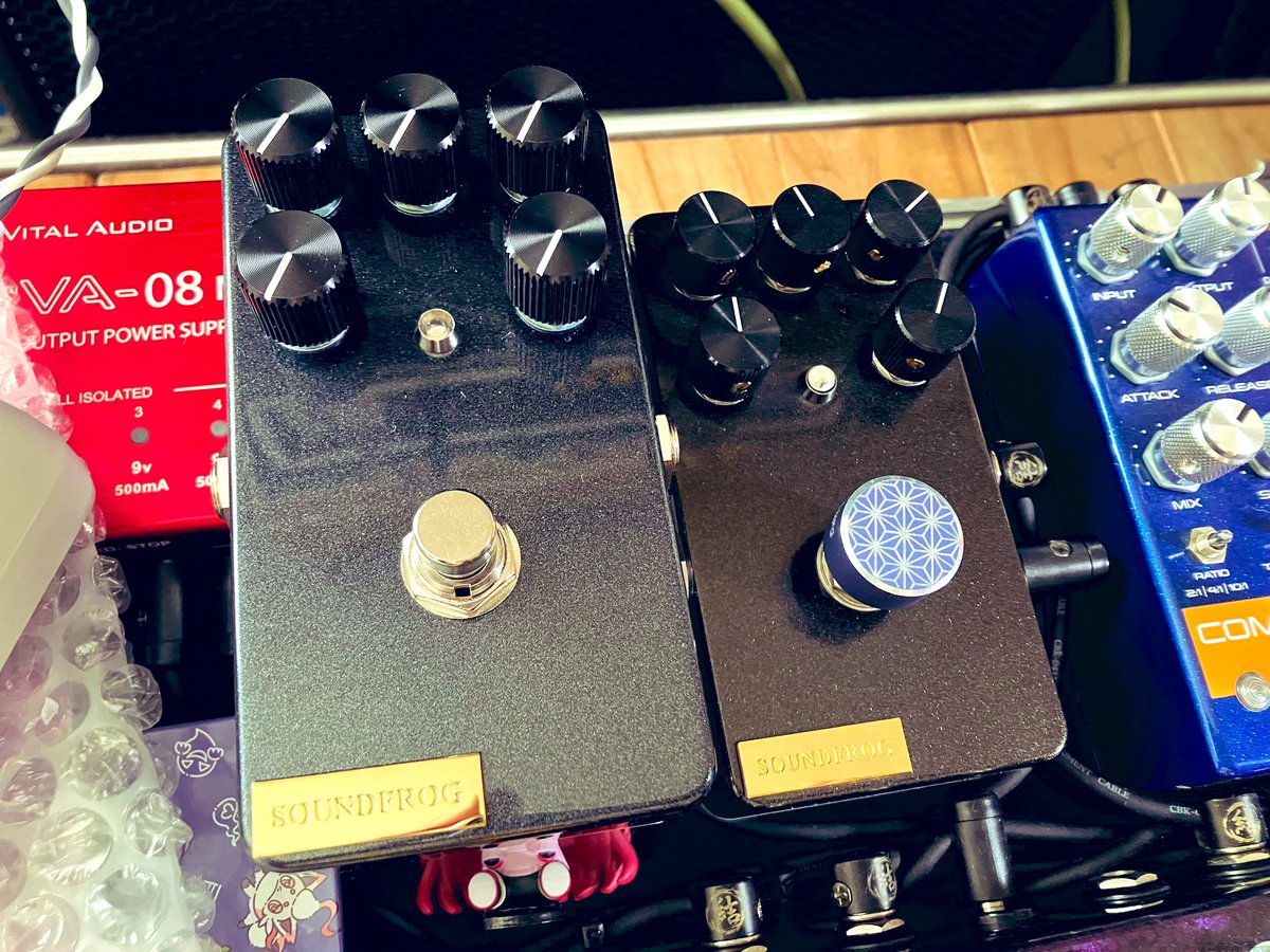 0v0_chr's tweet photo. 相変わらずLEDの攻撃力が鬼つよやけんキミもネイルストーンで抑えましょうね✨ https://t.co/1KhnMxwPxC