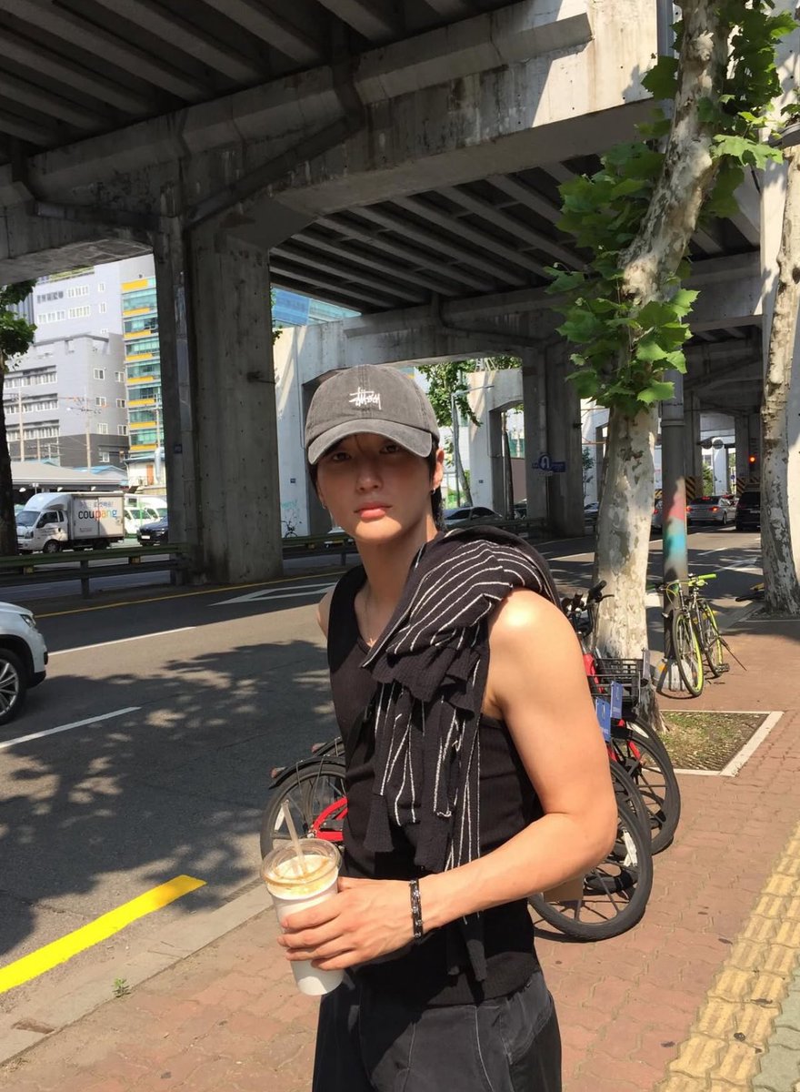 sunnirui's tweet photo. So… I guess I am changmin’s girl 💚💚
#bbsd #bbselcaday #bbestieselcaday #dkb
#다크비 @DKB_BRAVE https://t.co/346FtCJijX