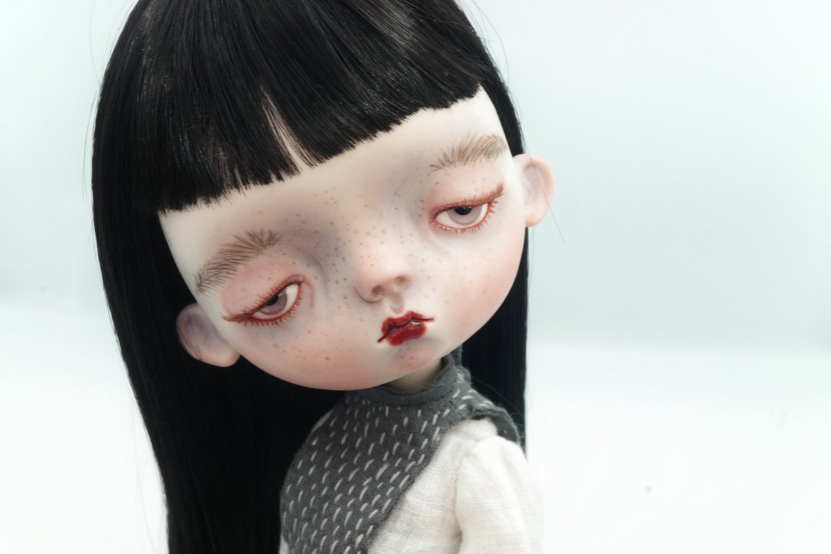 Her name is Melanie. ここに来てから、 まだ一度も名前を呼ばれてい