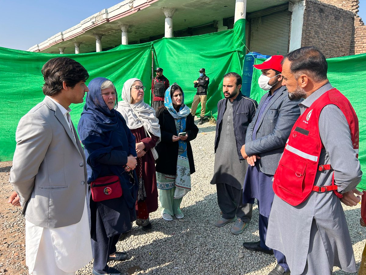 BushraGohar's tweet photo. Visited the #Tirah IDPs #Shalobar registration centre in #KhyberDistrict today. The irresponsible statements by both the Fed & Prov govts regarding the IDPs are #Sharamnak. According to the affected families, they were ordered to vacate their homes due to military operations. https://t.co/n7goCTJrwT