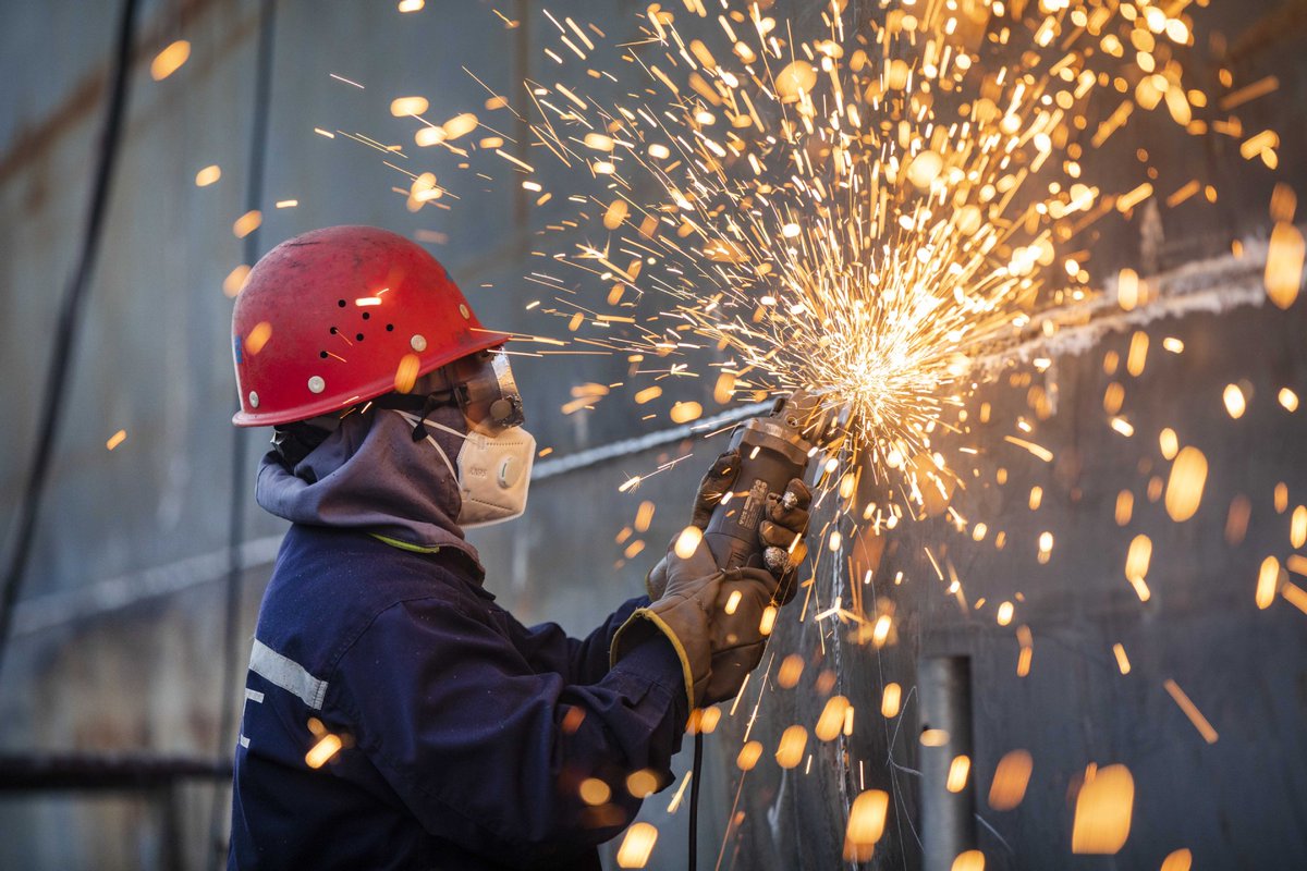 XisMoments's tweet image. China's #shipbuilding industry maintained the world's largest #market share in terms of the three major indicators of shipbuilding output, new orders and holding orders, for the 16th consecutive year in 2025. #ChinaEconomy