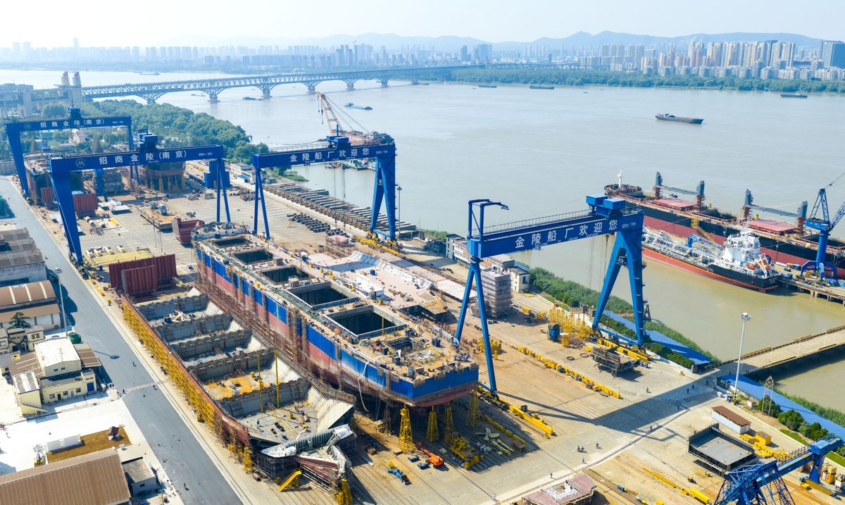 XisMoments's tweet image. China's #shipbuilding industry maintained the world's largest #market share in terms of the three major indicators of shipbuilding output, new orders and holding orders, for the 16th consecutive year in 2025. #ChinaEconomy