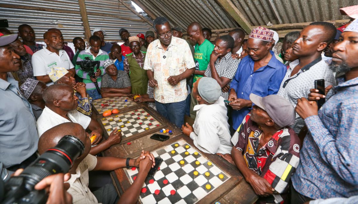 Wazee wa Kwale Town, Shukrani!! Asante kwa kukumbuka msimamo wa sheria wa Rais Mtarajiwa David Maraga alipotupilia mbali matokeo ya Uchaguzi mkuu wa urais wa mwaka wa 2017. 

Hayo ndiyo maadili ya uongonzi bora tunayohitaji!

Tukutane leo, Milalani Ground, Puma Ward,  Kinango