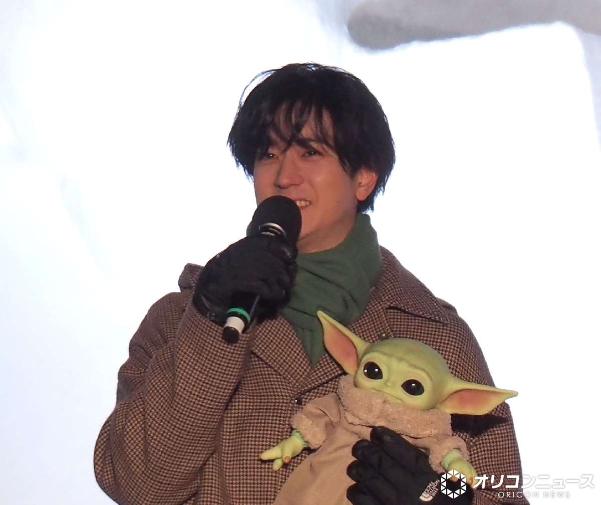 oricon's tweet photo. 🎬️映画『スター・ウォーズ／マンダロリアン・アンド・グローグー』

中島裕翔＆野口聡一
さっぽろ雪まつりに登場‼️

巨大なスター・ウォーズ雪像に感激⛄️

💬「誇らしい気持ちに」
https://t.co/YjFyadzxbT
 
#スターウォーズ #2026さっぽろ雪まつり https://t.co/CYPmvwFPWV