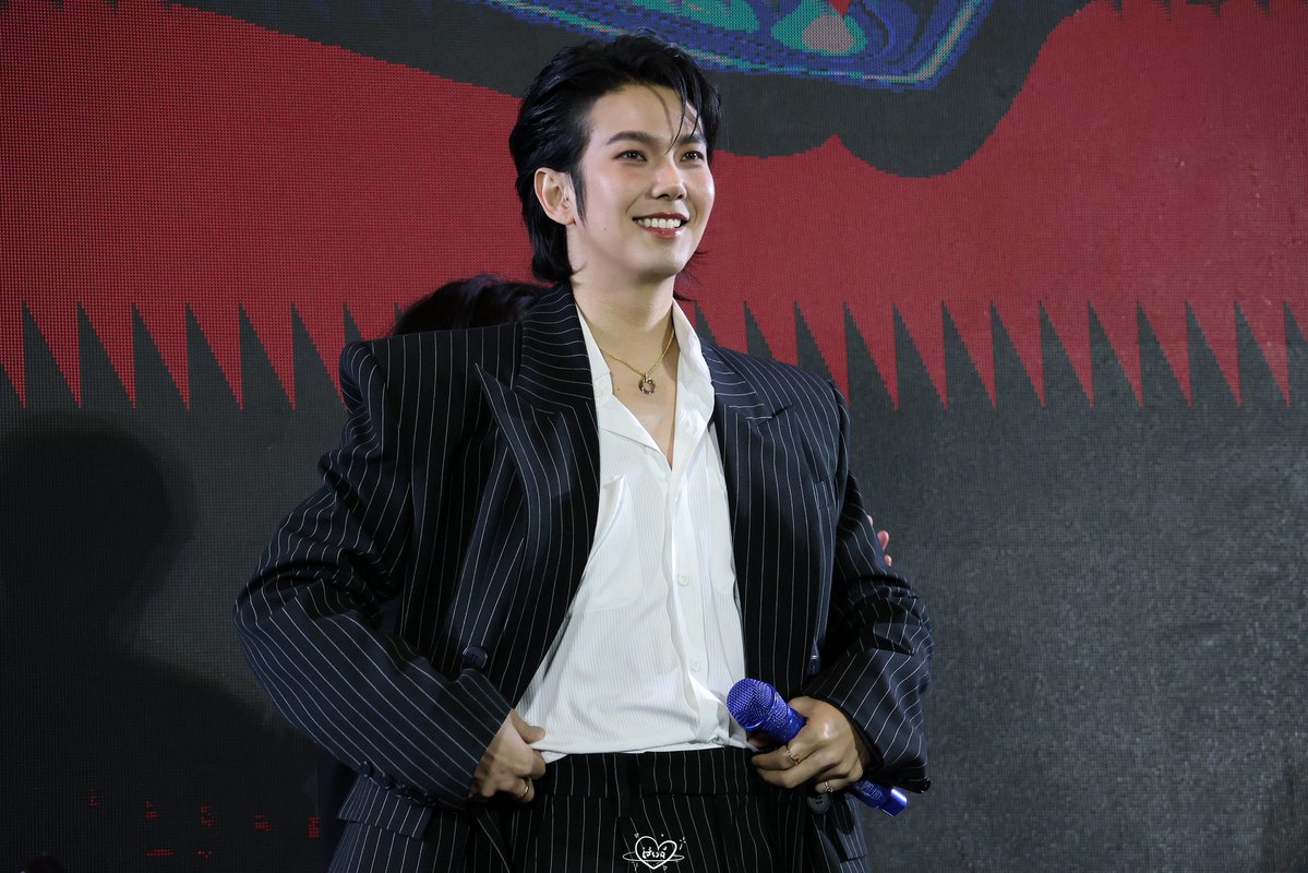 上一秒：好想建成Daddy，什么时候见面🥺
下一秒：Daddy我来了，下个月见😈😽

#BuildJakapan 
#Beyourluve
<a href="/JakeB4rever/">BIU.</a>