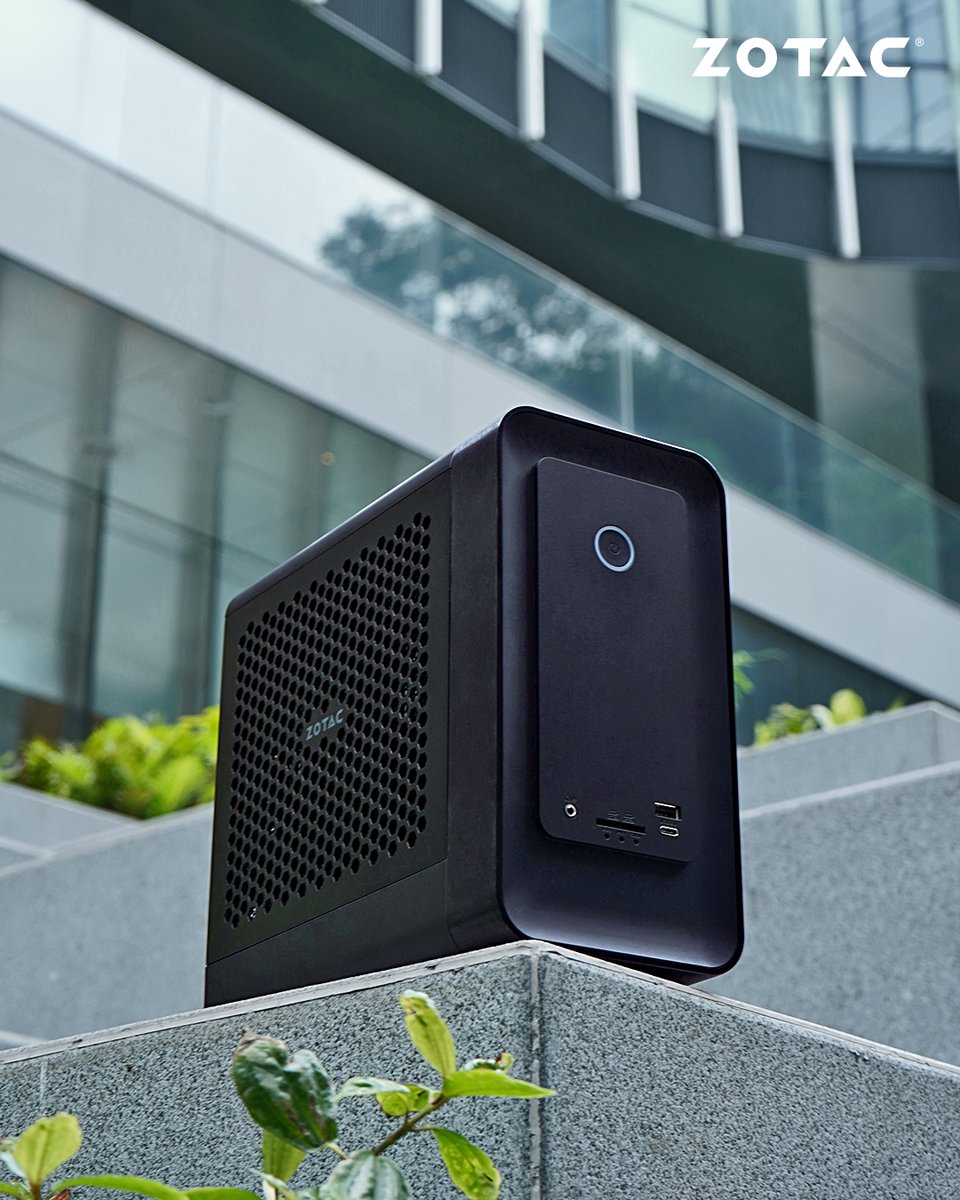 ZOTACFrance's tweet photo. Le MAGNUS ONE offre des performances dignes d’un PC de bureau, presque partout.
Avec seulement 8,48 litres, il est assez compact pour vous suivre et assez puissant pour gérer gaming intensif et projets créatifs ! 🚀✨
#ZOTAC #ZBOX #MAGNUSONE #MiniPC https://t.co/02FETT3eOC