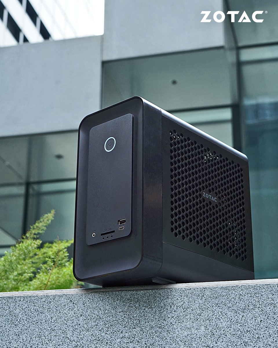 ZOTACFrance's tweet photo. Le MAGNUS ONE offre des performances dignes d’un PC de bureau, presque partout.
Avec seulement 8,48 litres, il est assez compact pour vous suivre et assez puissant pour gérer gaming intensif et projets créatifs ! 🚀✨
#ZOTAC #ZBOX #MAGNUSONE #MiniPC https://t.co/02FETT3eOC