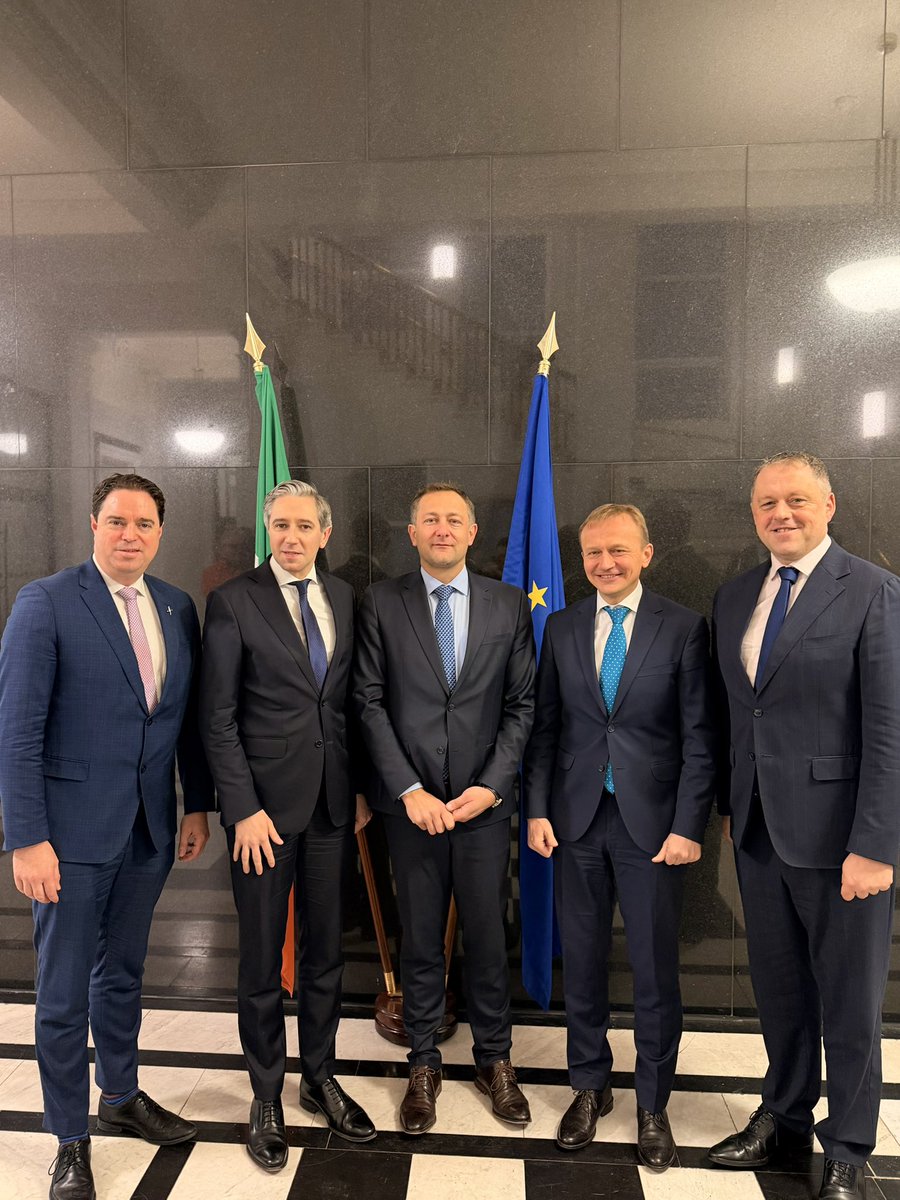 Simon Harris TD tweet media