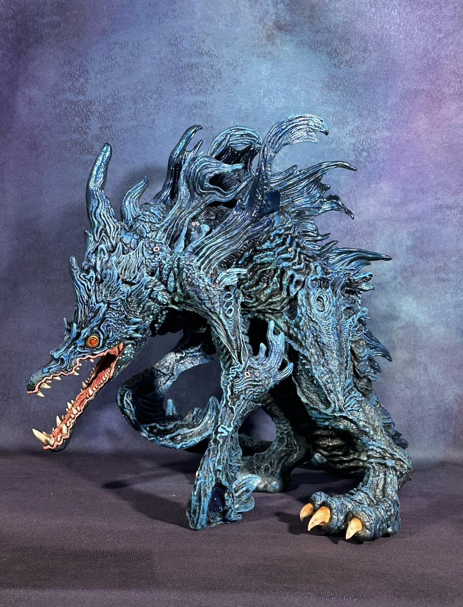 怪魚です·ムルチ より多くの角度からの写真，デザインにはサケの頭部と