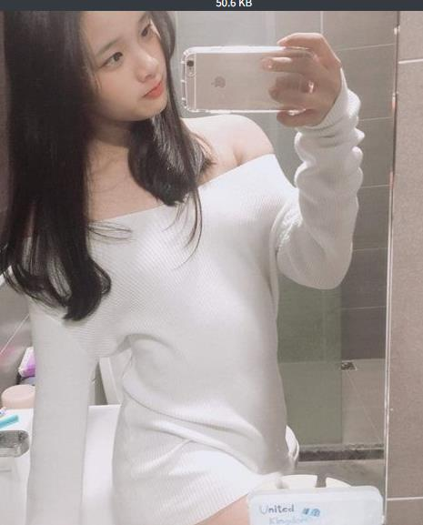 QQC5643's tweet photo. 哥哥又要求我进浴室自拍了🫣
(关注我!!!看更多....

#自拍 #少女 https://t.co/bkq1XhqFV0