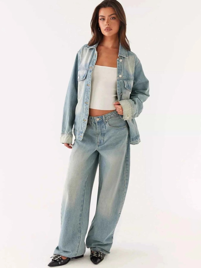 FashionsEnvy1's tweet image. Double denim done right! This matching jacket and jeans set is the ultimate versatile combo. With strategic pockets and timeless indigo wash, it's perfect for dressing up or keeping it casual. 🧥✨ #DoubleDenim #WardrobeStaple #DenimSet #MatchingSet #DoubleDeni ...