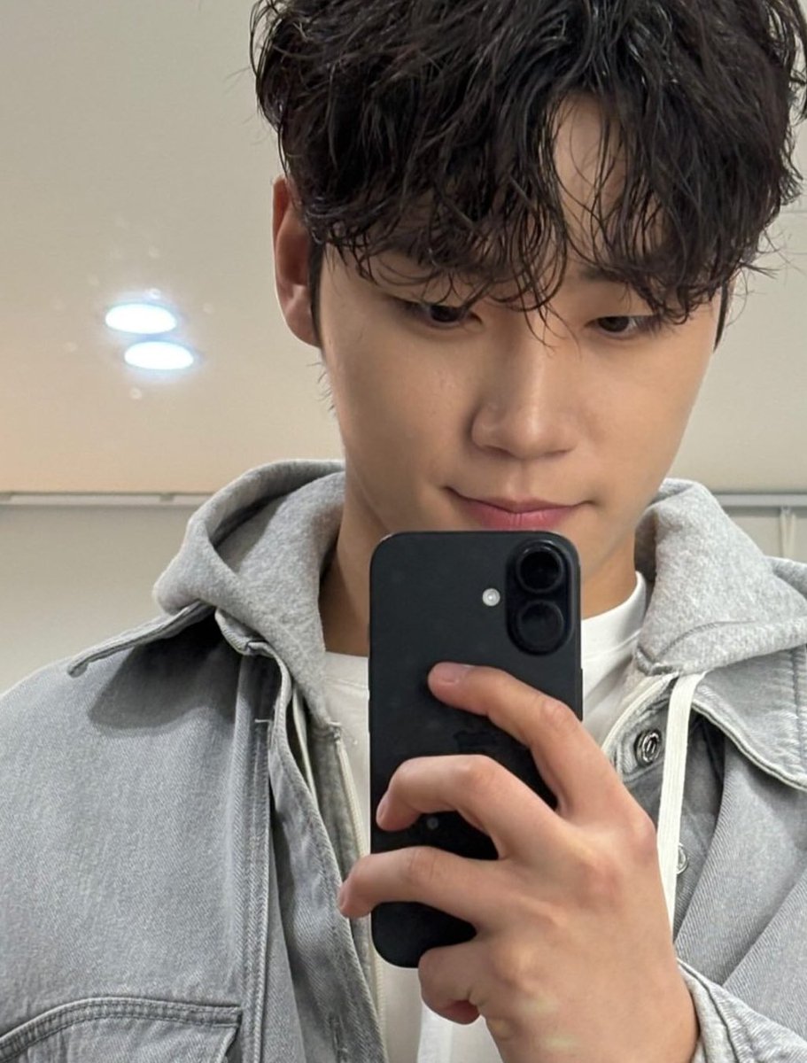 entsntk's tweet image. Love Lee Minjae Tuesday &amp;lt;3&amp;lt;3&amp;lt;3