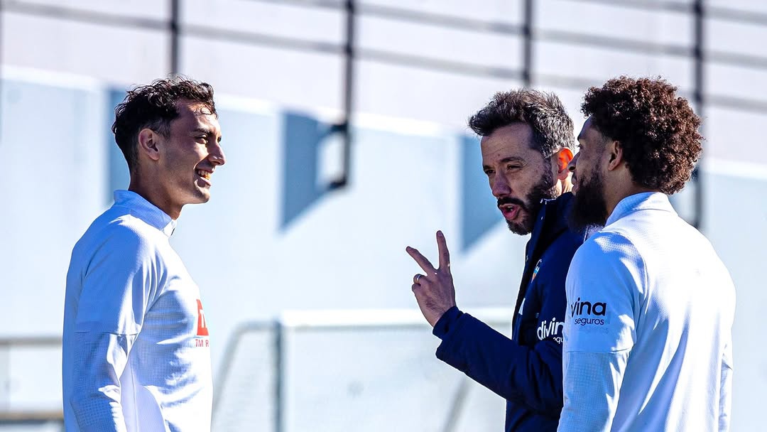 ℹ️ | On today’s menu:

13:30 – Carlos Corberán’s press conference
17:00 – Last training session before Valencia CF v Athletic Club in CdR