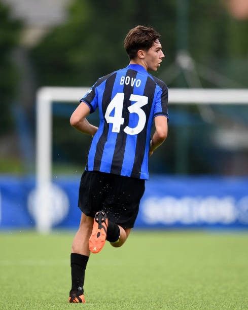 SpaceInter_it's tweet photo. Scenario a sorpresa nel match di Coppa Italia tra Inter e Torino?
Attenzione a Leonardo #Bovo, centrocampista dell'U23 di Stefano #Vecchi, per una possibile maglia da titolare al posto di Petar #Sucic.
Fonte: @tuttosport
#SpaceInter | #InterFC https://t.co/kPD9ubMjv2