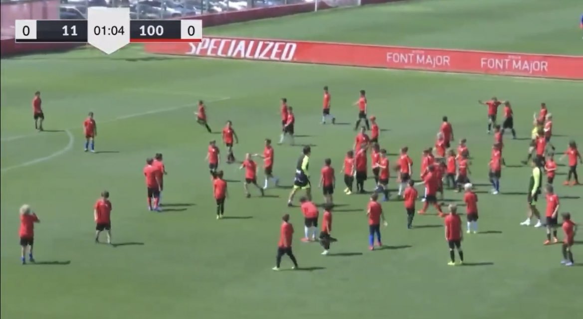 이거보고 마요르카때 축선 11명 대 어린이100명 생각나서 혼자 웃었다