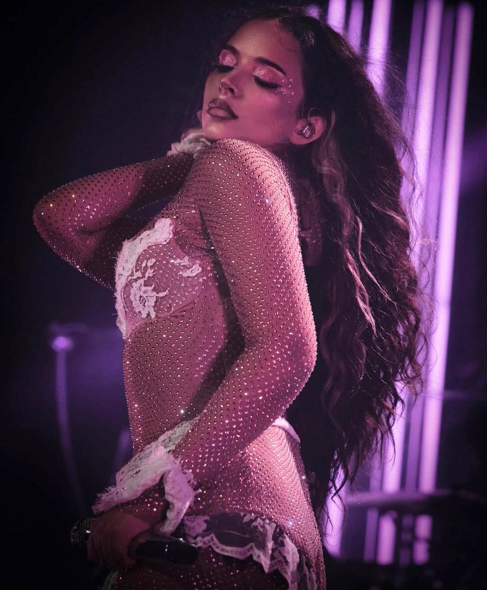 JADE’s sold out headline show in L.A. was attended by KATSEYE’s Lara Raj, Finneas, Tan France, Rose Gray, MNEK, Ariana Grande’s dancers, Mae Martin, London Hughes, Mike Sabath, Starsmith and more