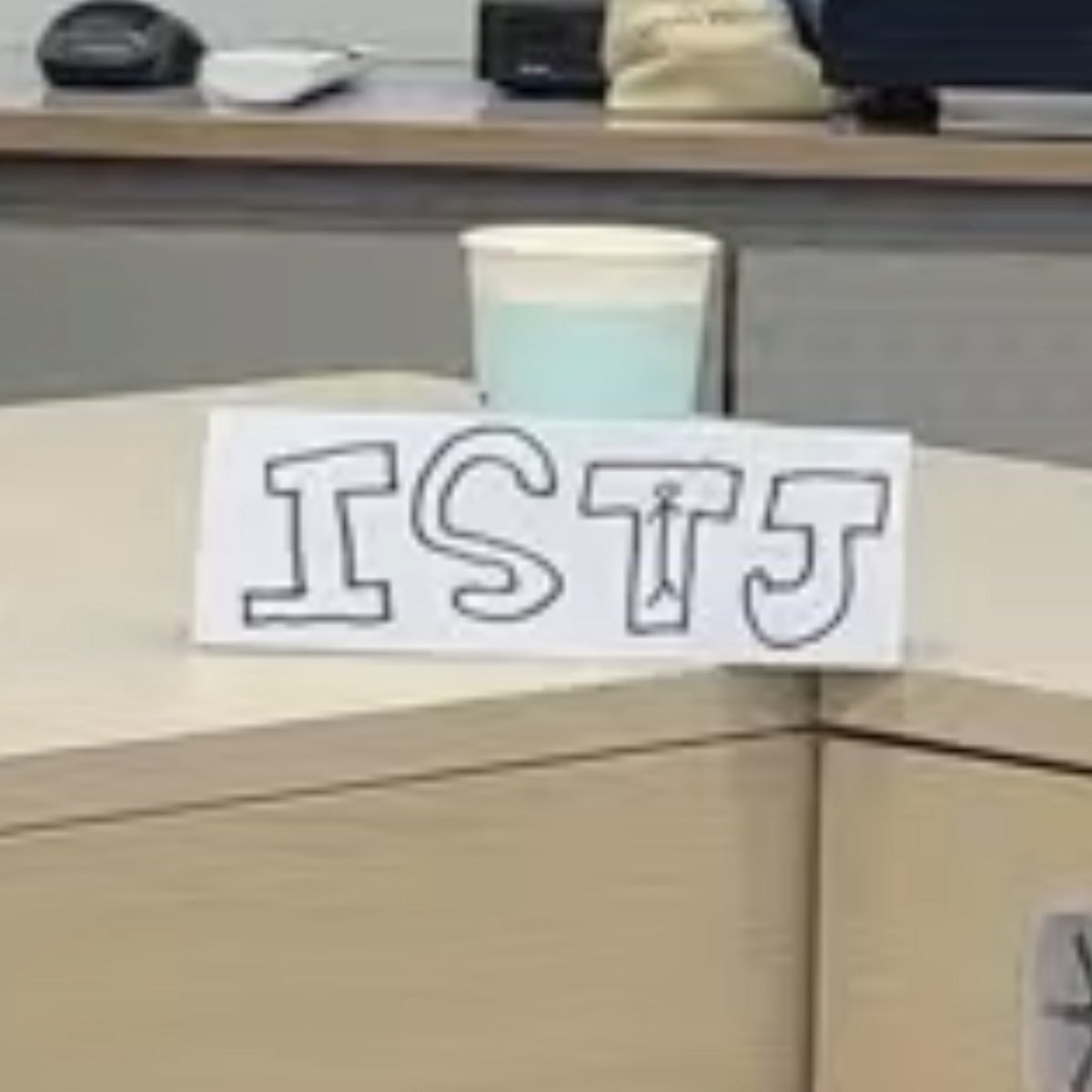 누구보다  T아닌거같은사람이
T안에 졸라맨까지그려서 강조하는거  너무웃