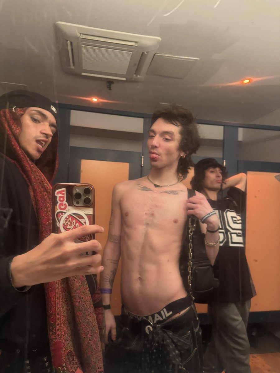luvxcj's tweet photo. nowadayss tea https://t.co/y1vCCkHuHt