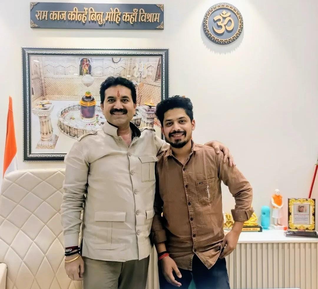 RamanSh44946377's tweet photo. युवाओं में लोकप्रिय, भाजपा इंदौर के कद्दावर नेता , विधायक आदरणीय काका गोलू शुक्ला @GoluShuklaInd जी को जन्मदिवस पर मंगलमय शुभकामनाएं 🚩

जय श्री महाकाल🚩
@rudrakshshuklaa @anjaneshshukla https://t.co/s8U0QnmgK4