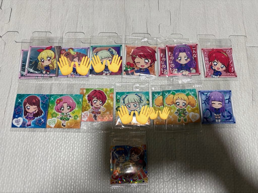 co___1113's tweet photo. アイカツ にふぉるめーしょん ウエハース

求→写真１枚目︎💕︎

譲→写真２枚目

郵送希望📮
お気軽にお声がけください。 https://t.co/ZXVmW14hiN