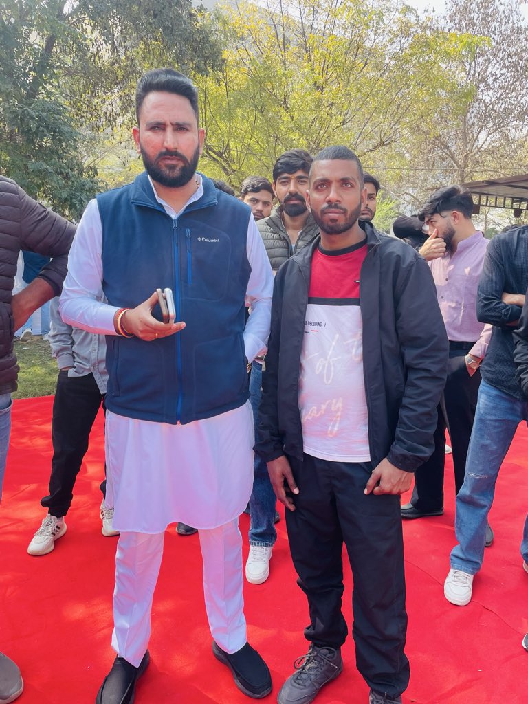 SunilSeema3's tweet photo. युवाओं का युद्ध ड्रग्स के विरुद्ध जन जागरण अभियान के तहत @SachinPilot @AnilChopra_ जी से मुलाकात https://t.co/jRw1NylIBD