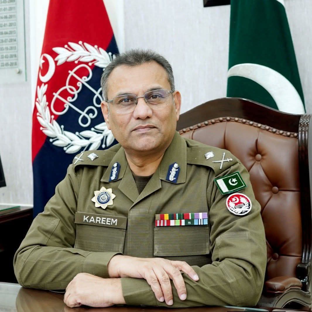 HumansOfPolice's tweet photo. ایڈیشنل انسپکٹر جنرل سپیشل برانچ پنجاب راؤ عبدالکریم کو نیا انسپکٹر جنرل آف پنجاب پولیس پاکستان تعینات کر دیا گیا۔

#PunjabPolice #Pakistan #IGP #IGPunjab https://t.co/La1ILjUcLD