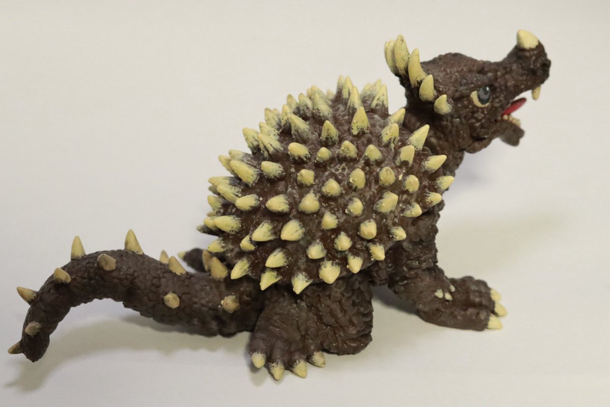 ナカシー（@/nakasshi)様の二代目アンギラスを塗装しました。
ガレージキットは初挑戦でしたが塗り分けがしやすく良いフィギュアでした！