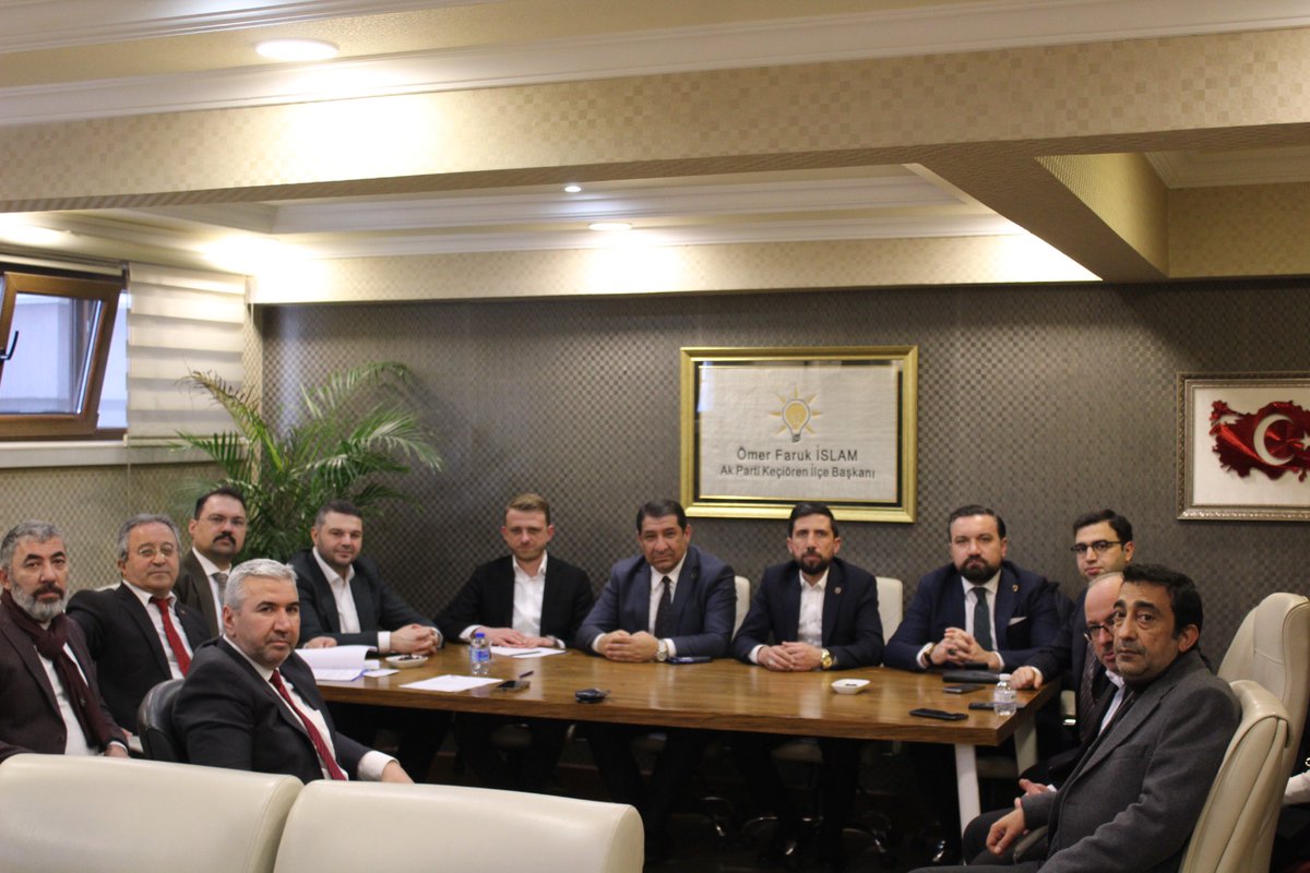 AkKeciorenResmi's tweet photo. İlçe Başkanımız Sayın Ömer Faruk İslam'ın Başkanlığında, Yerel Yönetimler Başkanımız  Sayın Ömer Bahadır Atakan, Belediye Meclisi Grup Başkan Vekilimiz Sayın Halit Tuğcu ve Belediye Meclis Üyelerimiz ile birlikte Şubat ayı Belediye Meclis Grup toplantımızı İlçe Başkanlığımızda gerçekleştirdik.

@RTErdogan @hakanhanozcan @erhansarigol @omerfarukislam
@omerbatakan @halittugcu