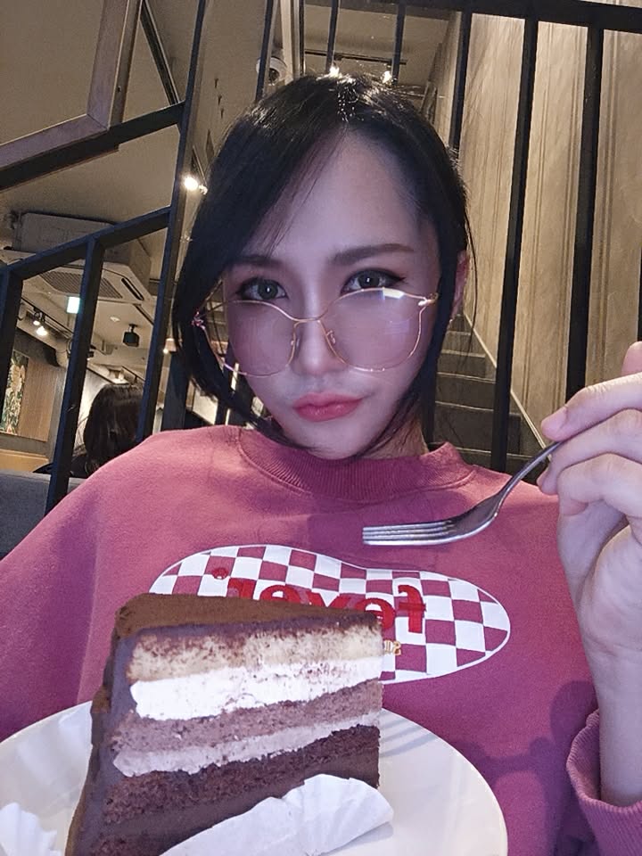 เอาสักคำไหม?  คำว่า... รอ.เอา.เรา !!
🫦🍰🫦🍰🫦🍰🫦🍰🫦🍰🫦🍰
 #อ่อยเก่ง #อ้อนเก่ง  #Mylife #MyDay #Korea  #QueenSoHihg #ควีนในตำนาน #เลสเบี้ยน #สวิงกิ้งกทม #สายไฮ #ไฮนัว #ไฮฉีด #hicool