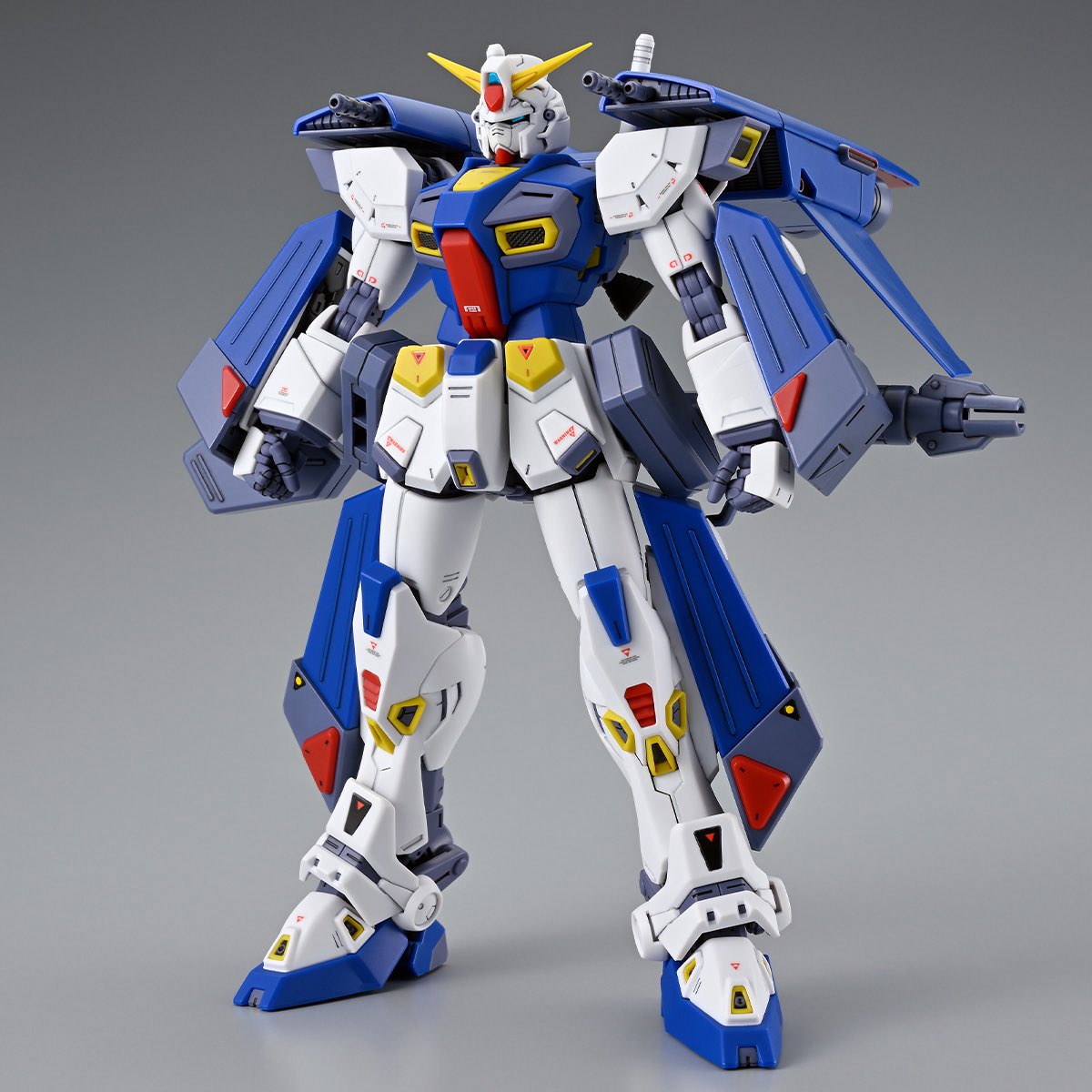 gumdan0103's tweet image. たった6年で15m大にまでミノフスキー・クラフトのダウンサイジングに成功してんのわけわからんな