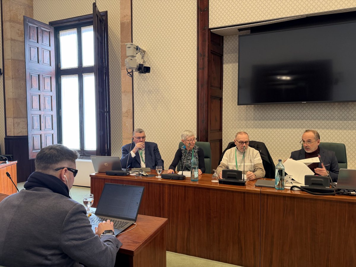 supportgirona's tweet photo. Avui @PepxSole compareix a la comissió del Parlament per abordar les prestacions de la Seguretat Social.
El 70% de les persones que acompanyem viuen sota el llindar de la pobresa; el 20% perceben una PNC i el 12% la Prestació Familiar.
Sense ingressos mínims, drets com l’art. 19 de la CDPD són paper mullat. Cal flexibilitzar els suports perquè cada persona pugui escollir, i mantenir una via d’accés ràpida a ingressos mínims mentre no hi hagi alternatives reals.